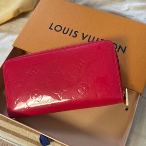 Louis Vuitton Pink Zipper Vernis Wallet